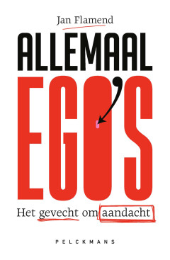 [Aandacht is de brandstof van elk mens. Onze belangrijkste behoefte is aandacht, en die behoefte is onverzadigbaar. Aangezien we nooit voldoende aandacht krijgen, ontwikkelen we sluwe strategieën om bewondering en liefde af te dwingen. Kijk mama, zonder handen. Kijk papa, wat een goede punten ik heb behaald. Kijk baas, nu verdien ik toch een loonsverhoging. Luister schat, jij bent alles voor mij.  Iedereen is met zichzelf bezig. Dat kan ook niet anders. Wij zijn het naveltje van ons eigen wereldje. Onvermijdelijk, maar vaak erg vervelend voor anderen rondom ons.  Heeft dat met narcisme te maken? Ja. Heeft dat met egoïsme te maken? Vast en zeker. Ikke en de rest kan stikke. Eerst oompje en dan oompjes kinderen. Niettemin moeten we met al die andere ego’s, die minstens evenveel schouderklopjes willen, zien samen te leven. Al die ijdeltuiten, al die aandachtsjunkies die sociale media bevolken om likes te verzamelen. Allemaal driftig op zoek naar de echo van hun ego.  Het conflict tussen ik en de andere, tussen mezelf en de wereld is nooit zo groot geweest. Solidair of solitair? Aandacht is een schaars goed en er wordt bikkelhard om gevochten. Toch is het mogelijk om een goed mens te zijn en een valabel en altruïstisch bestaan te leiden. Al is het maar om de waardering die je ervoor krijgt.] Allemaal Ego's : Het gevecht om aandacht