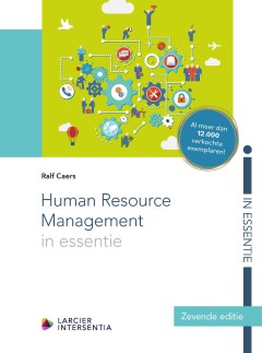 [In deze uitgave behandelt de auteur de belangrijkste aspecten van HRM: van werving en selectie over socialisatie en leidinggeven tot het verbeteren van prestaties en het omgaan met ontslag.  - Praktijkgericht handboek met tal van voorbeelden en actuele cases, gefundeerd op wetenschappelijke literatuur. - Geschikt voor praktijkmensen en studenten die een brede en sterke basis in HRM willen verwerven. - Geactualiseerd op basis van feedback van docenten.  *** "Een waardevolle kennismaking met HR met een goede mix van bevattelijke inhoud en academische onderbouwing." Tom Vandooren, docent bachelor sociaal werk ***] Human Resource Management in essentie